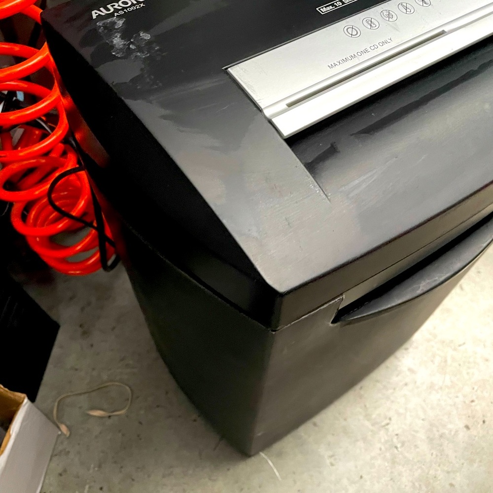 Paper shredded Aurora
Up to 10 sheets